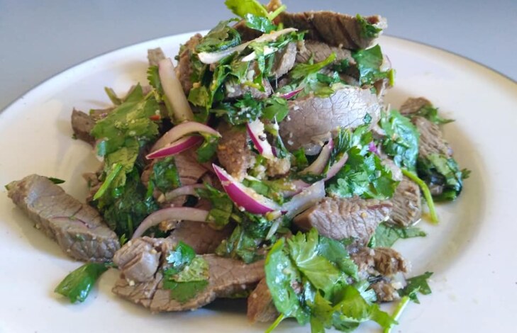 Nuea Yang Nam Tok (เนื้อย่างน้ำตก) (Thai Grilled Beef Salad)