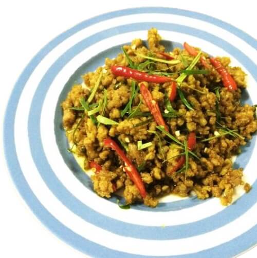 Kua kling – Stir-fried meat with curry paste. TOP 10 of the spiciest Thai food.