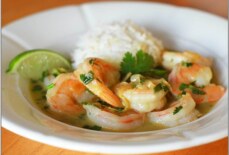 Thai Stir-fried shrimps with Green Curry Paste