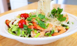 Yum Woon Sen salad